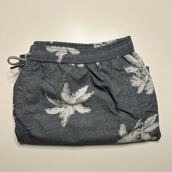 NWOT Men's Gray Palm Tree Swim Shorts - Picture 3 of 3